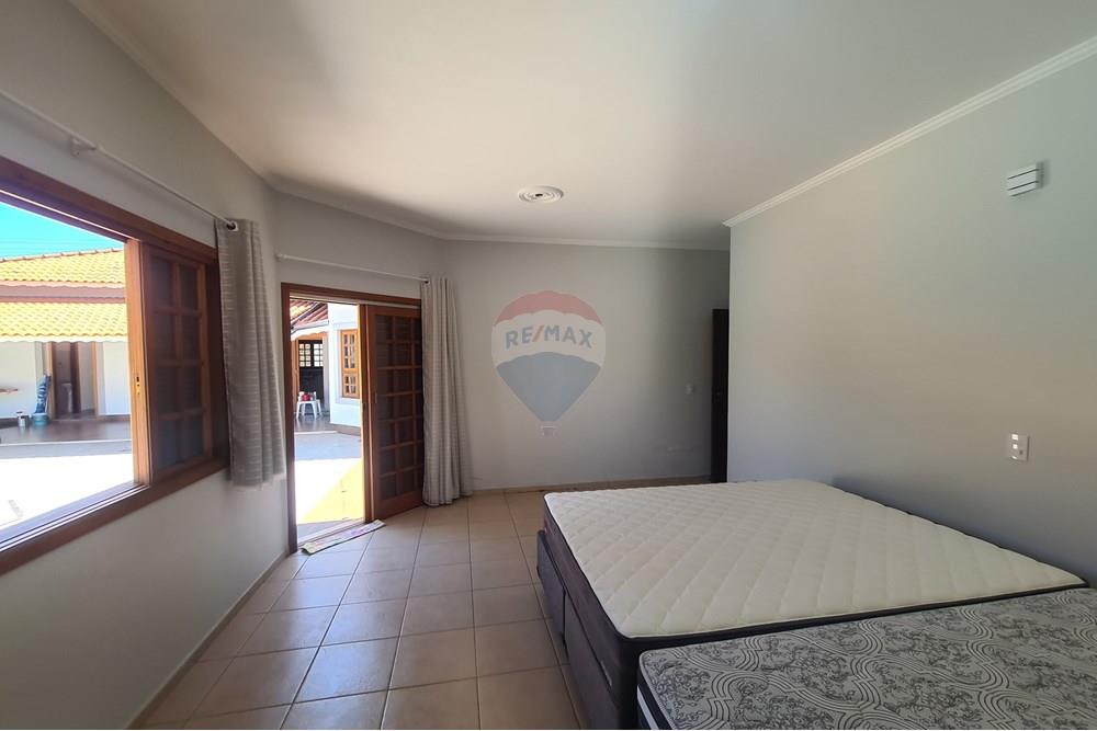 Casa para alugar com 3 quartos, 343m² - Foto 73