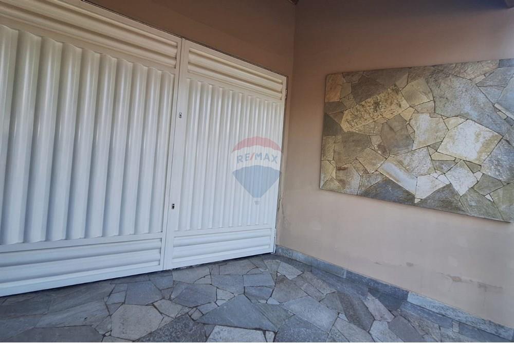 Casa à venda com 2 quartos, 144m² - Foto 4