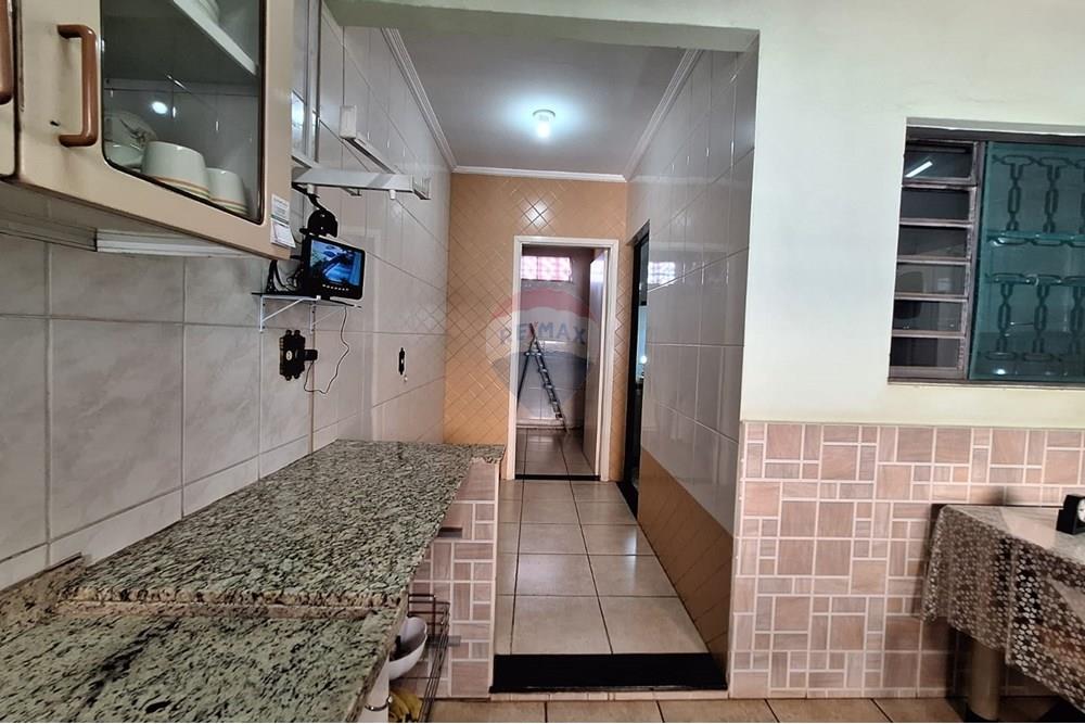 Casa à venda com 2 quartos, 144m² - Foto 31