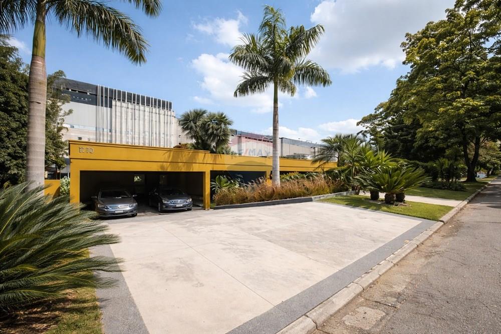 Casa de Condomínio - Alugar - Barueri , São Paulo - Garagem moderna em rua residencial.jpg - 691141013-82