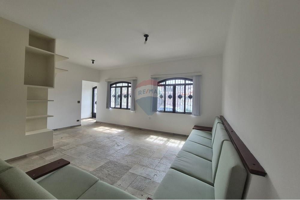 Casa à venda com 5 quartos, 312m² - Foto 11