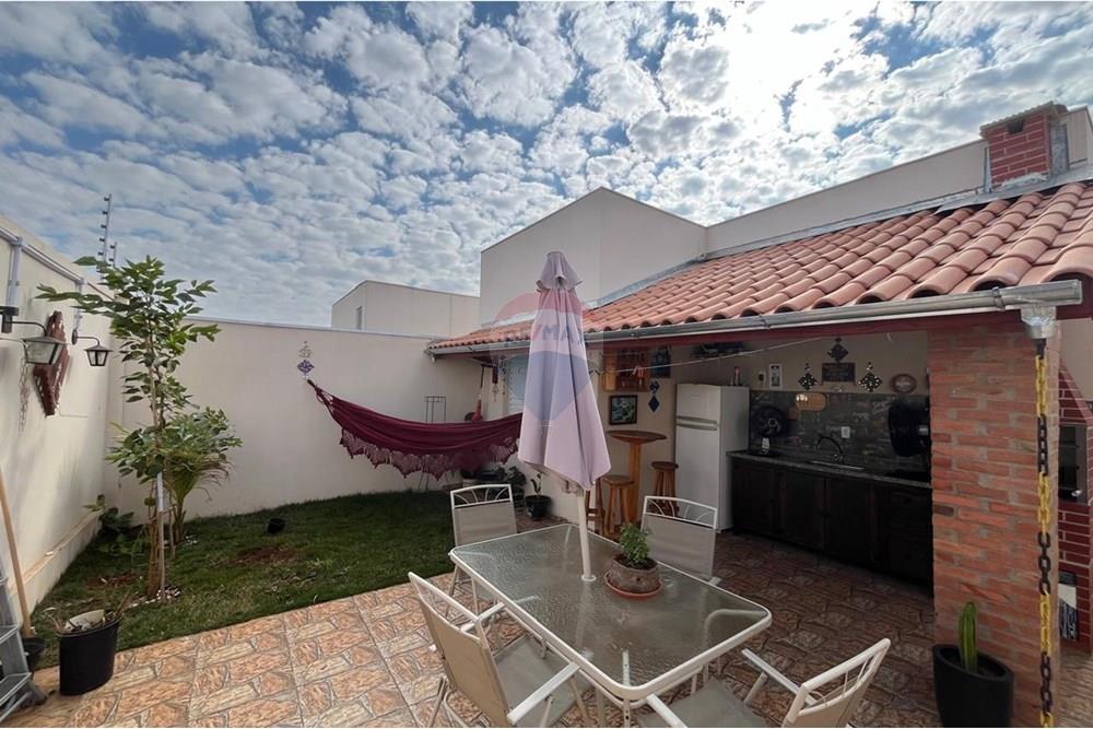 Casa para alugar com 2 quartos, 60m² - Foto 1