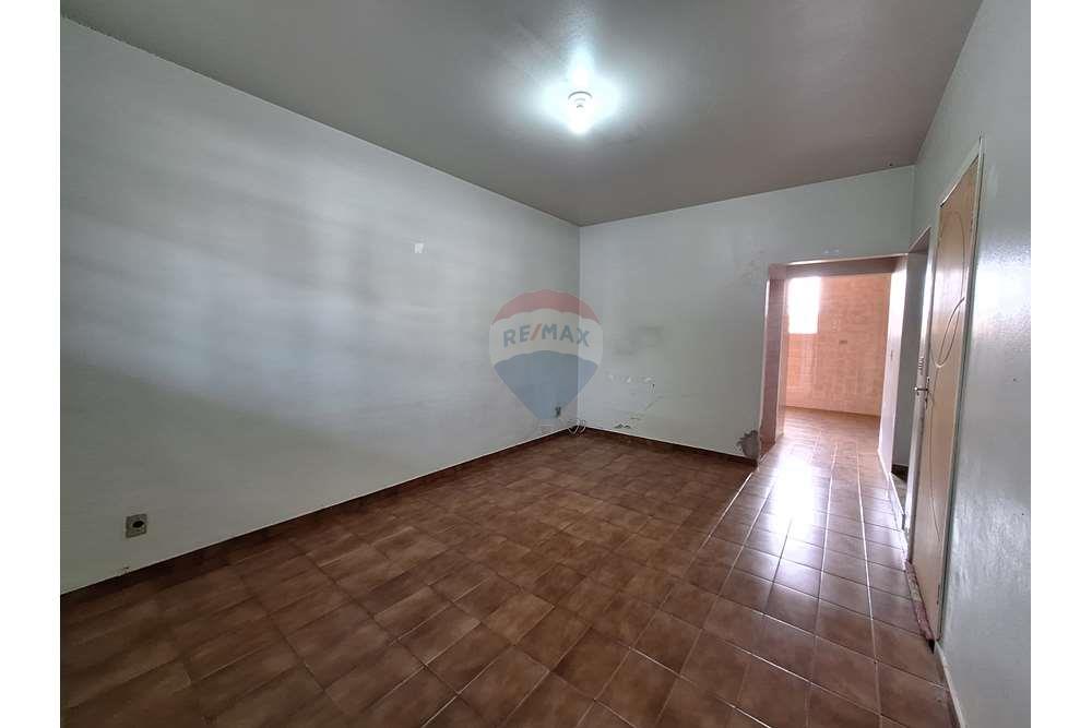 Casa à venda com 6 quartos, 249m² - Foto 42