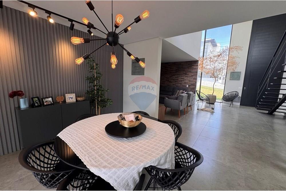 Casa de Condomínio - Venda - Atibaia , São Paulo - photo_5035057798705777464_y.jpg - Sala de jantar - 690041052-127