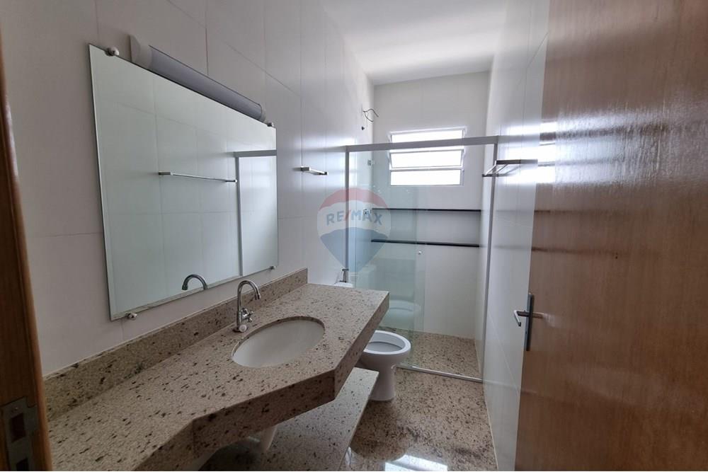 Casa de Vila - Alugar - Bragança Paulista , São Paulo - banheiro casa frente fabiano foto 2.jpg - 690041051-84