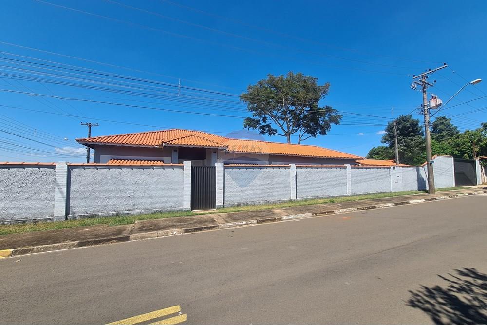 Casa para alugar com 3 quartos, 343m² - Foto 3