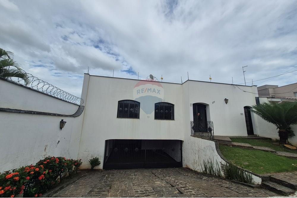 Casa à venda com 5 quartos, 312m² - Foto 6