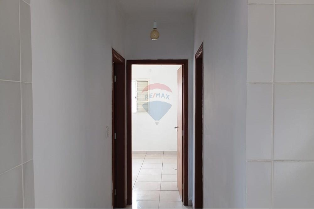 Casa para alugar com 2 quartos, 98m² - Foto 9