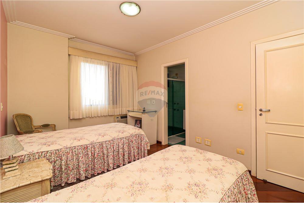 Apartamento à venda com 3 quartos, 254m² - Foto 31