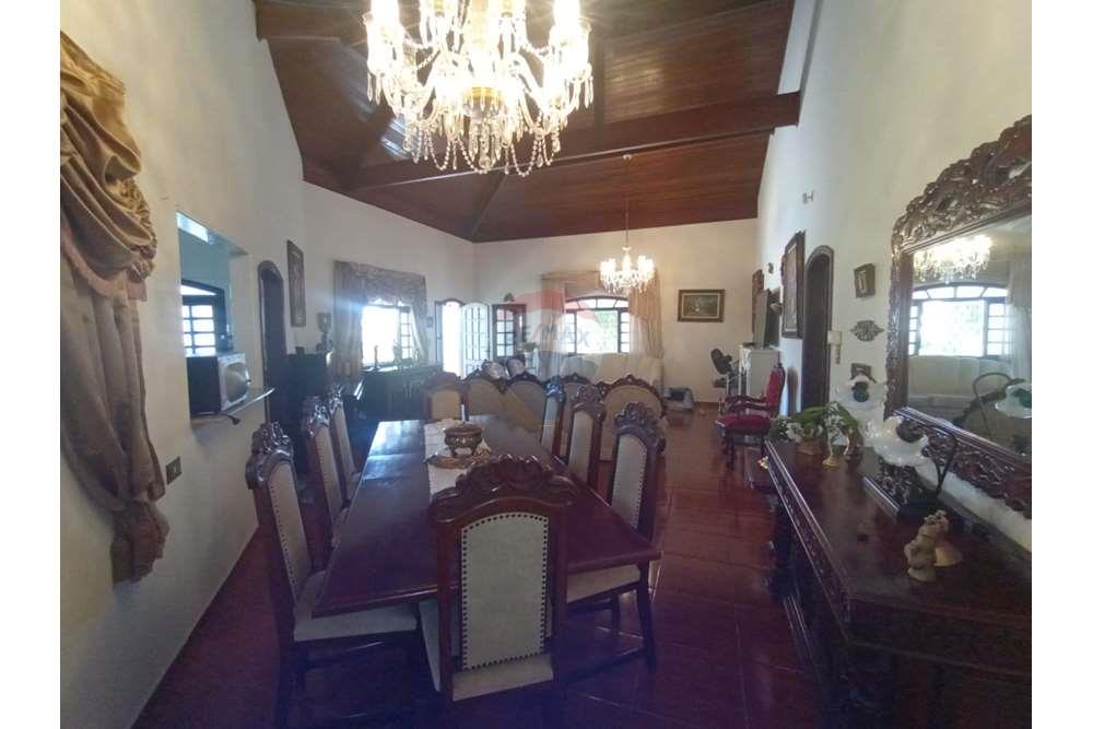 Casa à venda com 5 quartos, 199m² - Foto 15