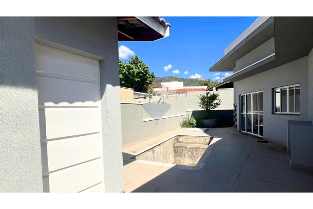 Casa - Venda - Atibaia , São Paulo - a5cda23c-f76c-4cc5-925d-f0d19a54e1aa.jpg - 690471017-90