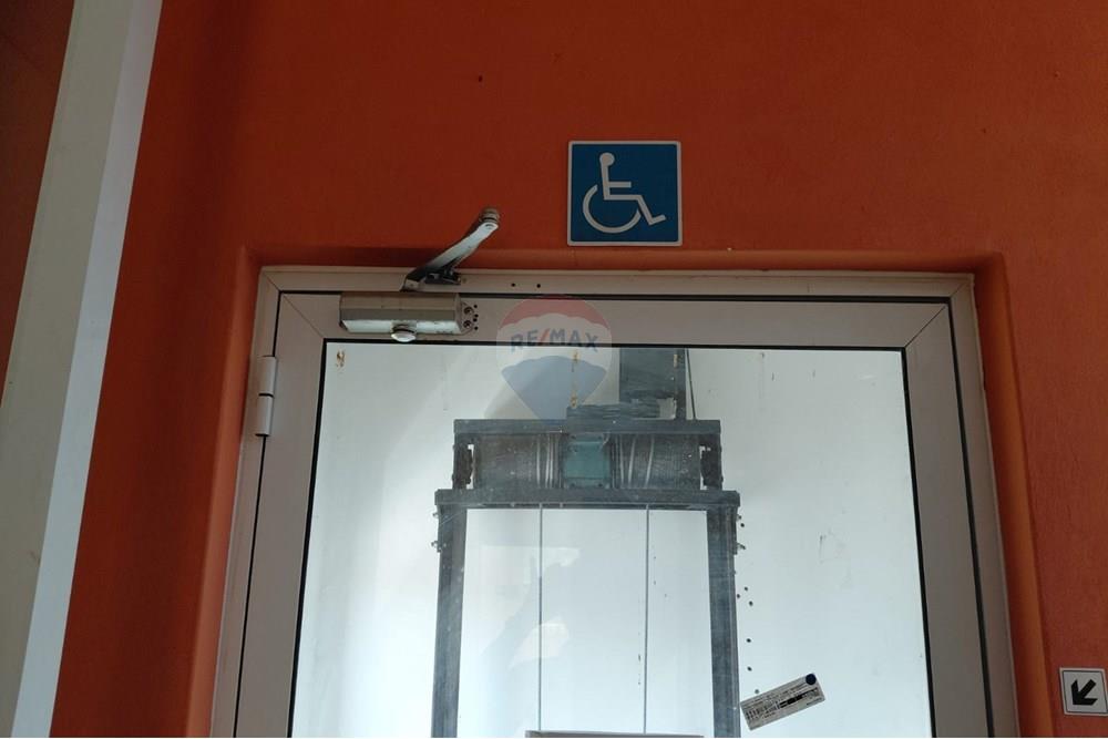 Cj. Comercial/ Sala - Alugar - Holambra , São Paulo - Elevador cadeirante.jpeg - Corredor - 690671067-14