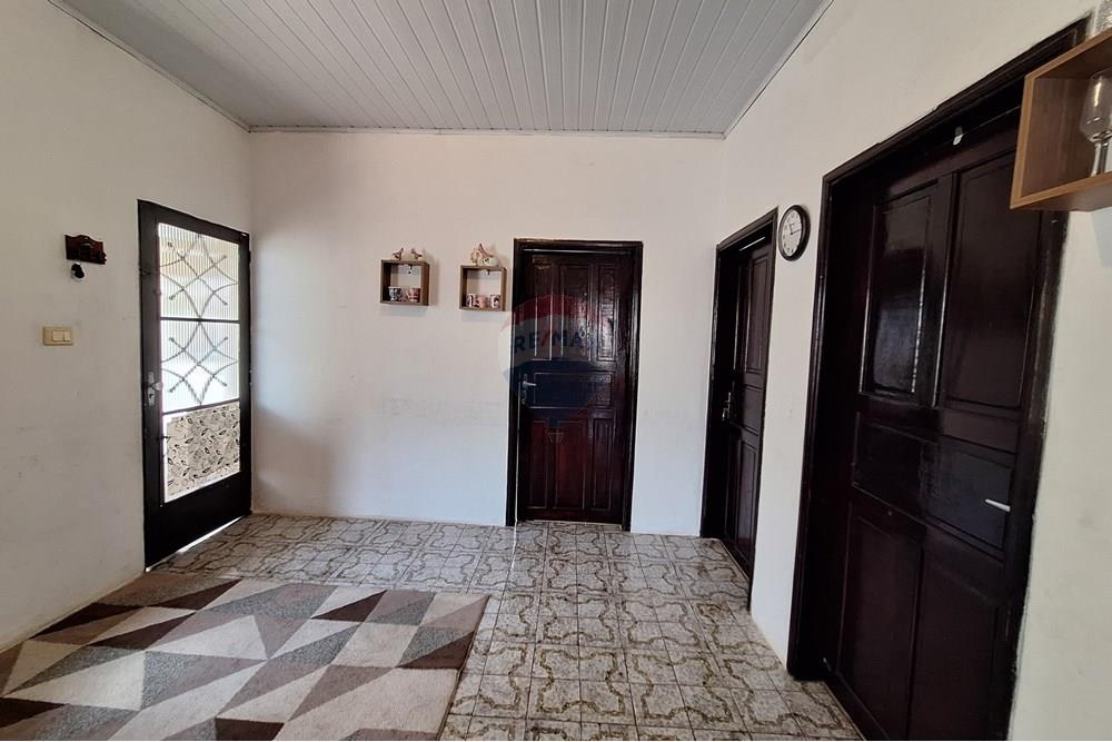 Casa à venda com 4 quartos, 240m² - Foto 2