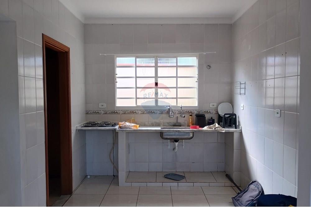 Casa para alugar com 2 quartos, 98m² - Foto 12
