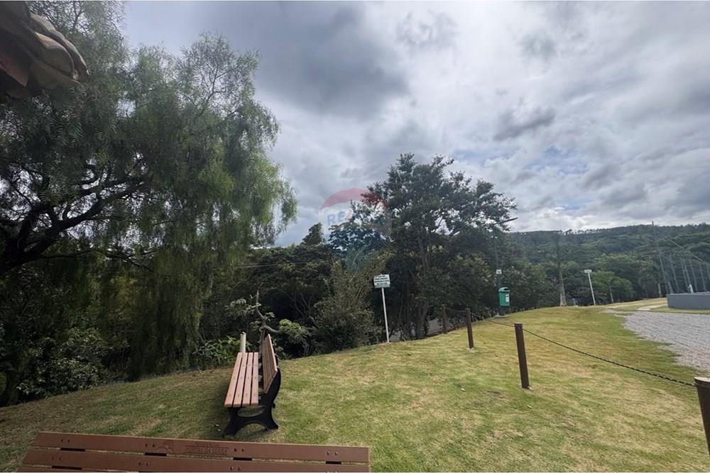 Casa de Condomínio - Venda - Bragança Paulista , São Paulo - photo_5136873962712272004_y.jpg - 690041052-134