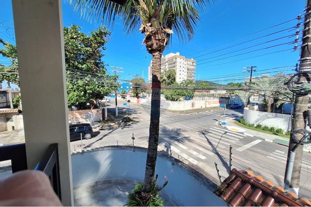 Sobrado - Venda - Bertioga , São Paulo - sobrado-a-venda-no-centro-de-bertioga-com-3-quartos-e-1-suites-50m-da-praia-remax-690341014-14-corretora-paula-jacometti-foto46. - Terraço - 690341014-18
