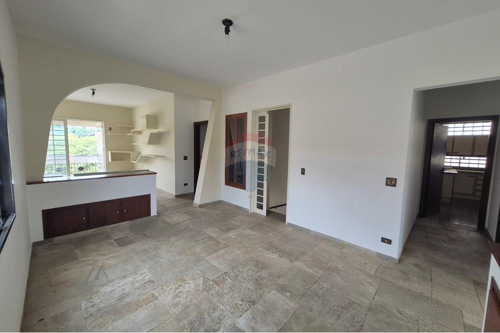 Casa à venda com 5 quartos, 312m² - Foto 15