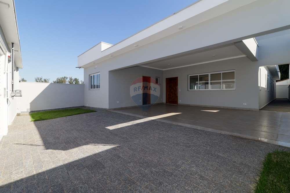 Casa, 3 quartos, 229 m² - Foto 1