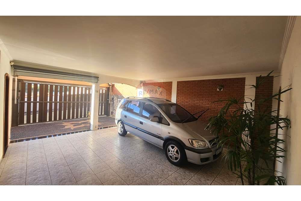 Casa à venda com 3 quartos, 250m² - Foto 6