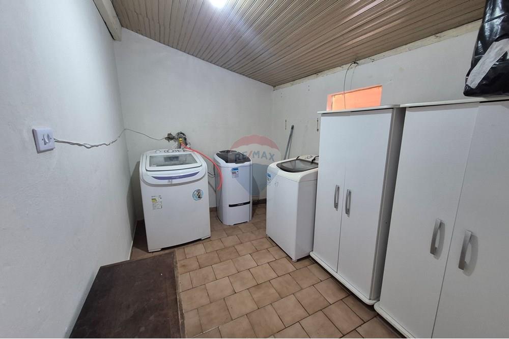 Casa à venda com 5 quartos, 183m² - Foto 19