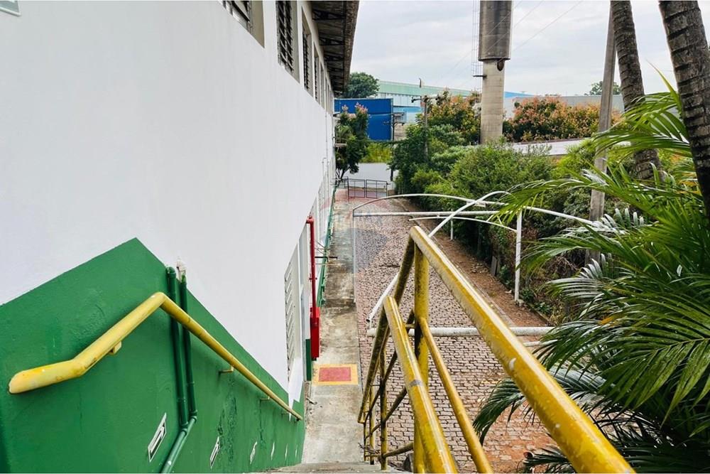 Galpão - Alugar - Valinhos , São Paulo - corredor lateral.jpeg - 690491079-11