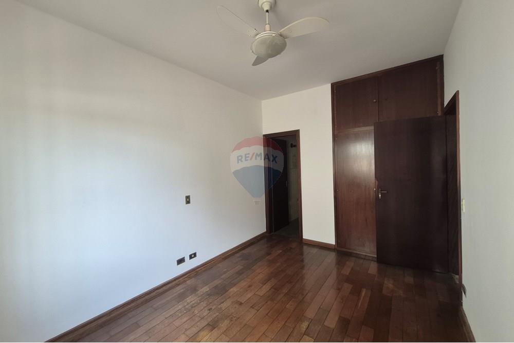 Casa à venda com 5 quartos, 312m² - Foto 35