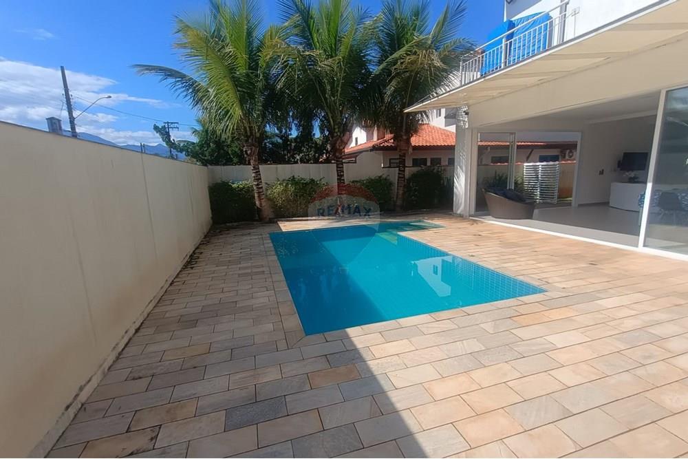 Casa - Venda - Bertioga , São Paulo - casa-com-6-suítes_a-venda-no-Indaiá-Bertioga-remax-690341032-30-corretor-Edivaldo-Santos-foto089.jpg - Quintal - 690341032-30