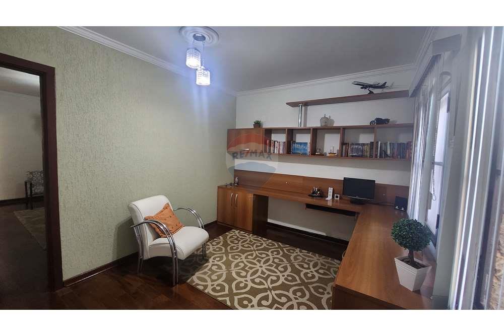 Casa à venda com 3 quartos, 250m² - Foto 8