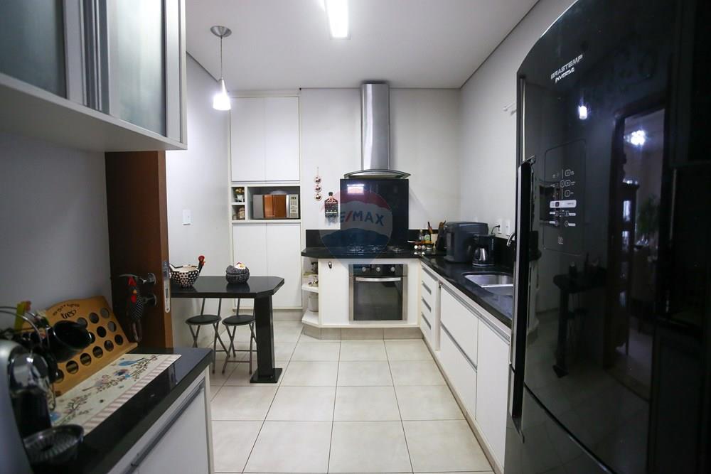 Casa de Condomínio - Venda - Valinhos , São Paulo - CláuBearz46.JPG - 691181029-10