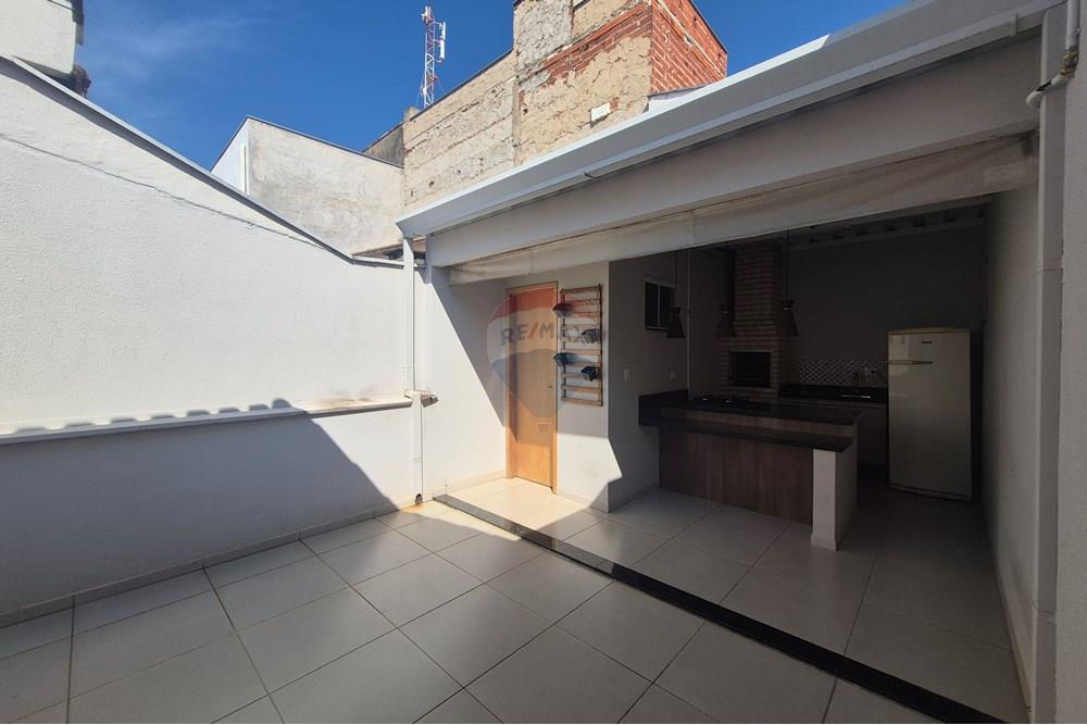 Casa à venda com 3 quartos, 139m² - Foto 1