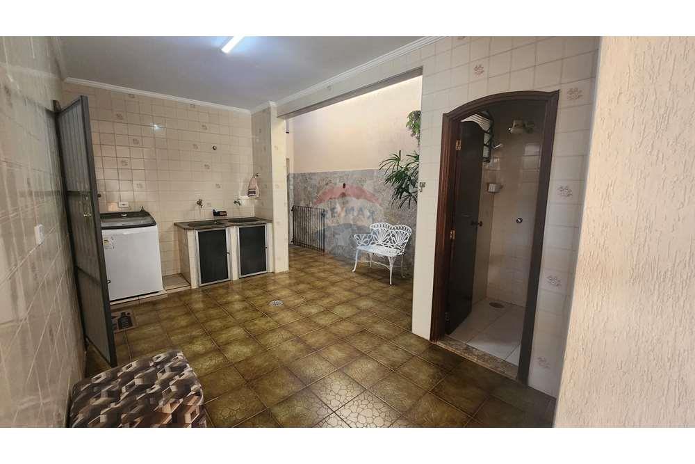 Casa à venda com 3 quartos, 250m² - Foto 40