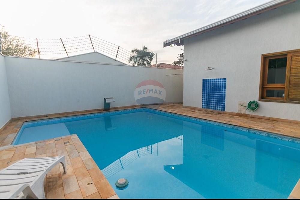Casa para alugar com 5 quartos, 450m² - Foto 19