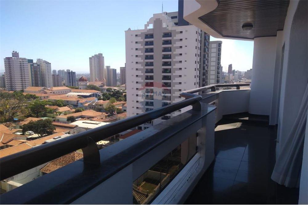 Apartamento à venda com 3 quartos, 154m² - Foto 3