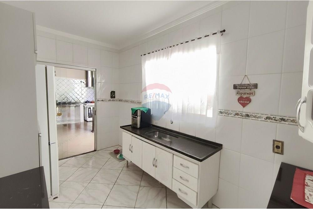 Casa - Venda - Limeira , São Paulo - Generated Image October 10, 2025 - 10_39.jpg - 690741086-8