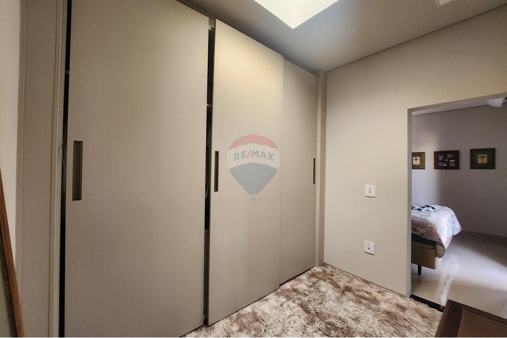 Casa à venda com 3 quartos, 179m² - Foto 8