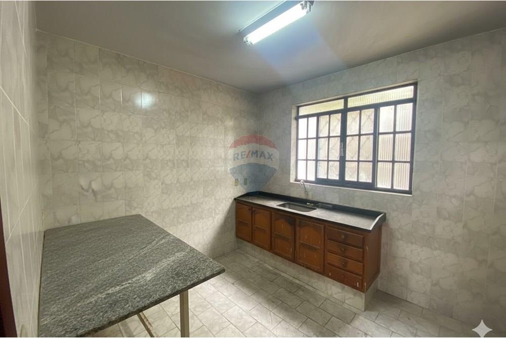 Comercial - Almacén - Piracicaba , Sao Paulo - BR - Generated Image October 10, 2025 - 2_54PM.jpg - 690781182-14