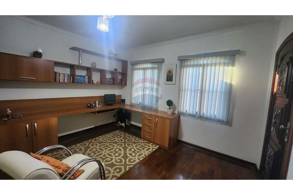 Casa à venda com 3 quartos, 250m² - Foto 7