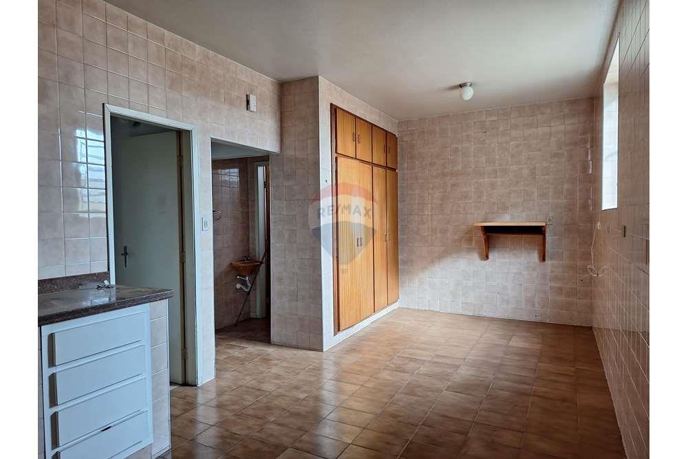 Casa à venda com 6 quartos, 249m² - Foto 48