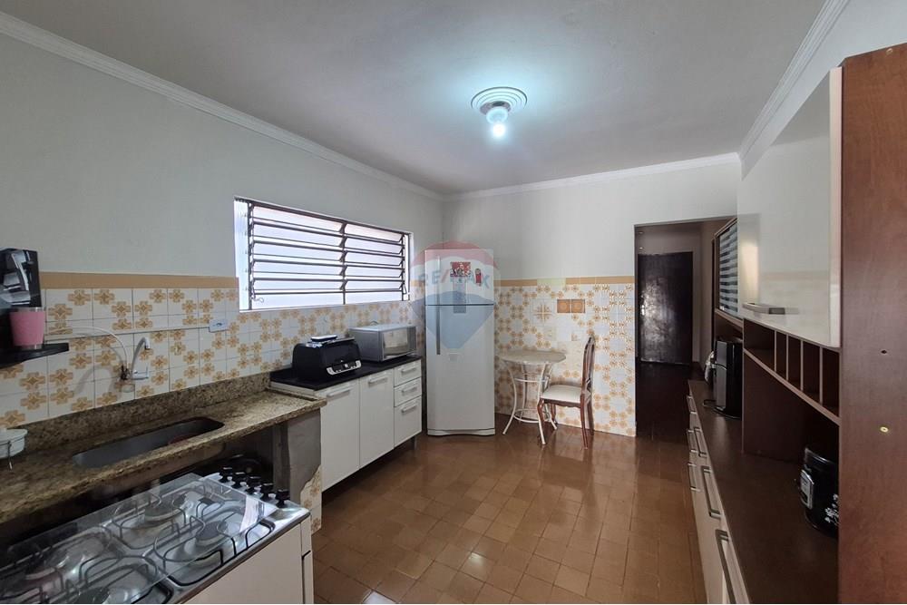 Casa à venda com 5 quartos, 183m² - Foto 12