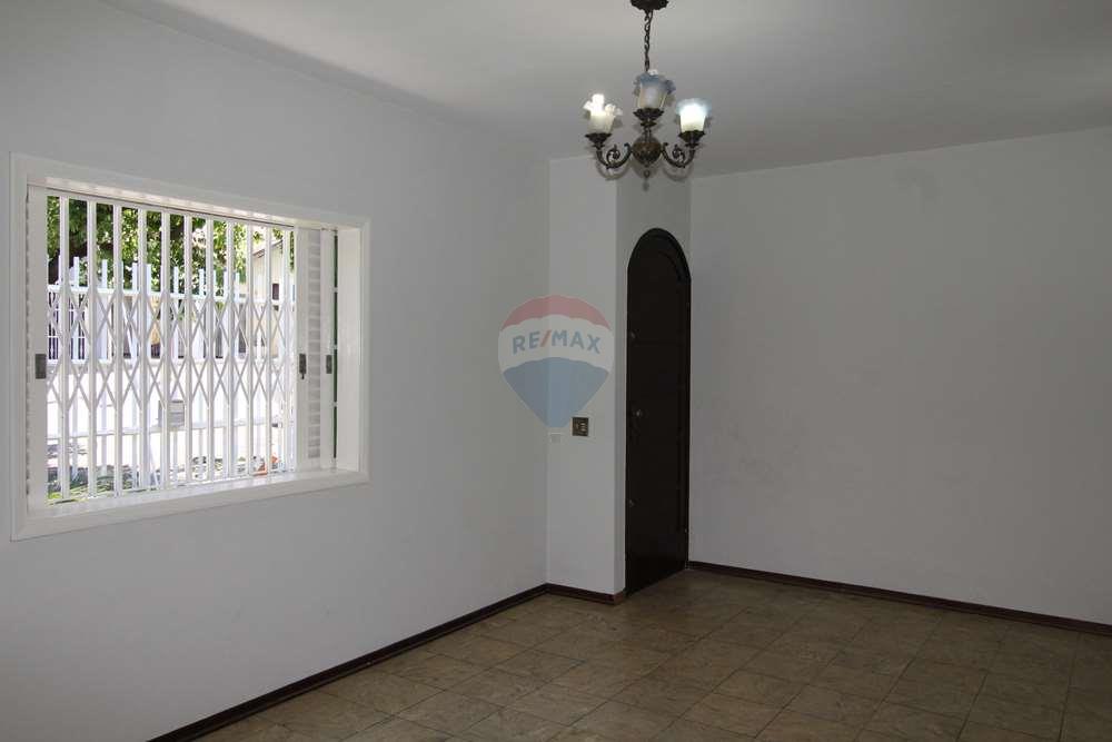 Casa para alugar com 3 quartos, 242m² - Foto 11