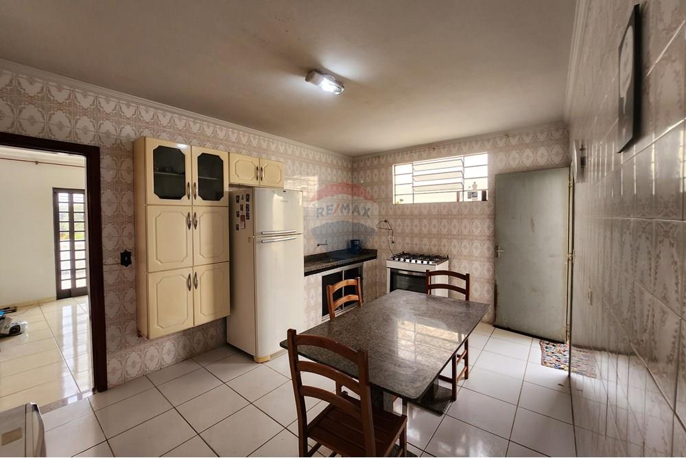 Casa à venda com 2 quartos, 100m² - Foto 14