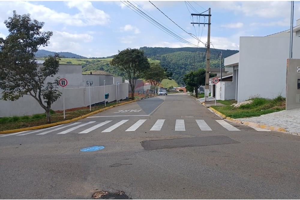 Terreno - Venda - Bragança Paulista , São Paulo - ruas dse acesso interno.jpg - 690141085-10