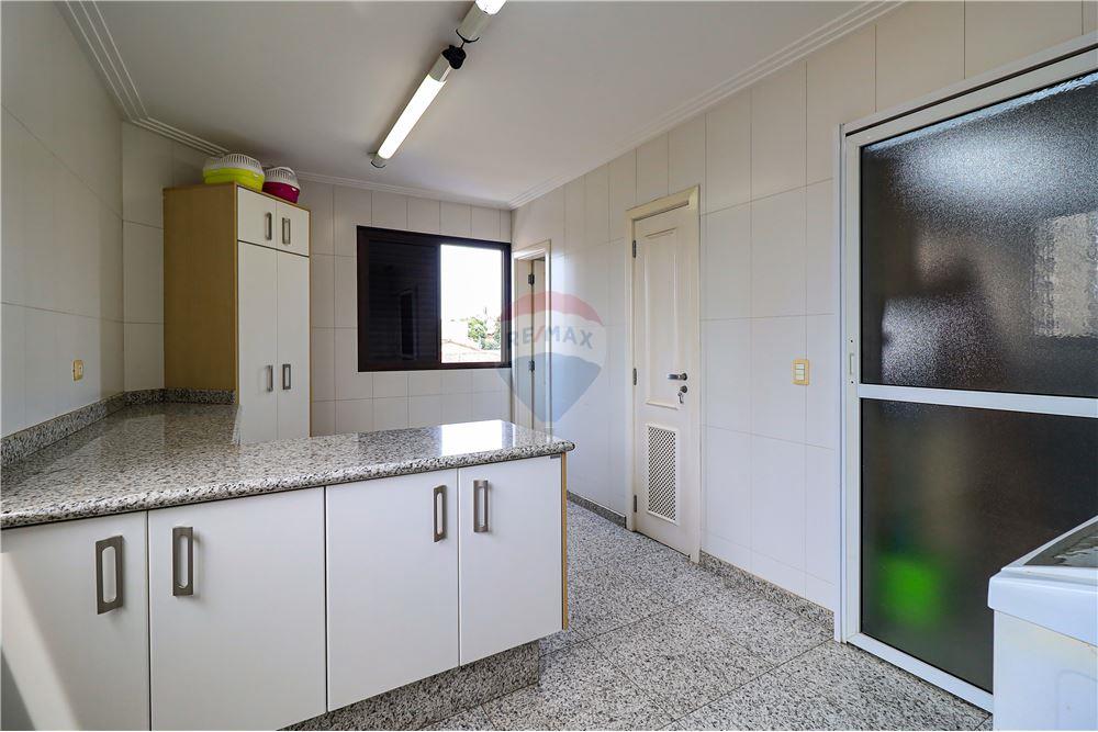 Apartamento à venda com 3 quartos, 254m² - Foto 19