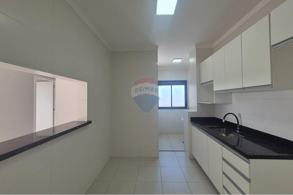 Apartamento à venda com 3 quartos, 73m² - Foto 2