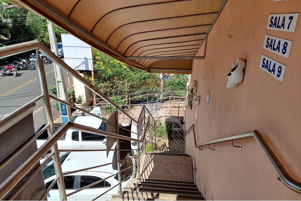 Cj. Comercial/ Sala - Alugar - Holambra , São Paulo - Escada.jpeg - Fachada - 690671067-13