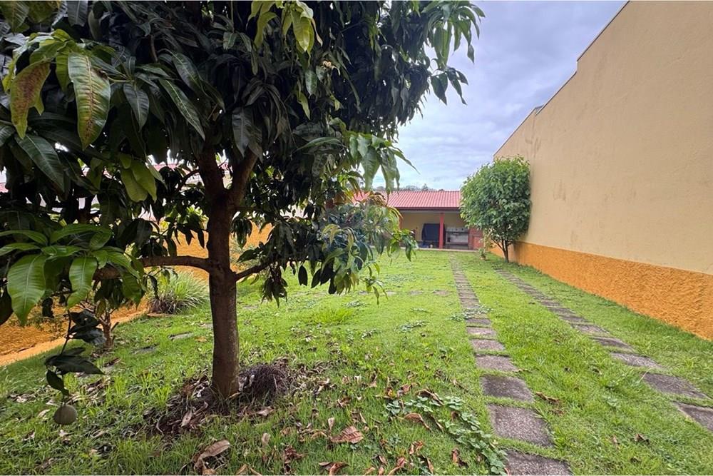 Casa - Venda - Bragança Paulista , São Paulo - photo_2026-01-28_15-28-28.jpg - Quintal - 690041052-136
