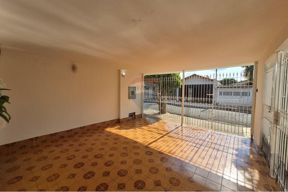 Casa à venda com 5 quartos, 183m² - Foto 3