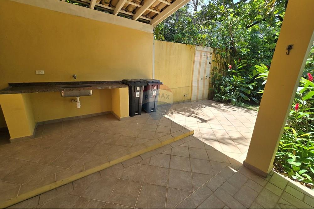 Casa de Condomínio - Venda - São Sebastião , São Paulo - 221679.jpg - Churrasqueira - 690991086-1