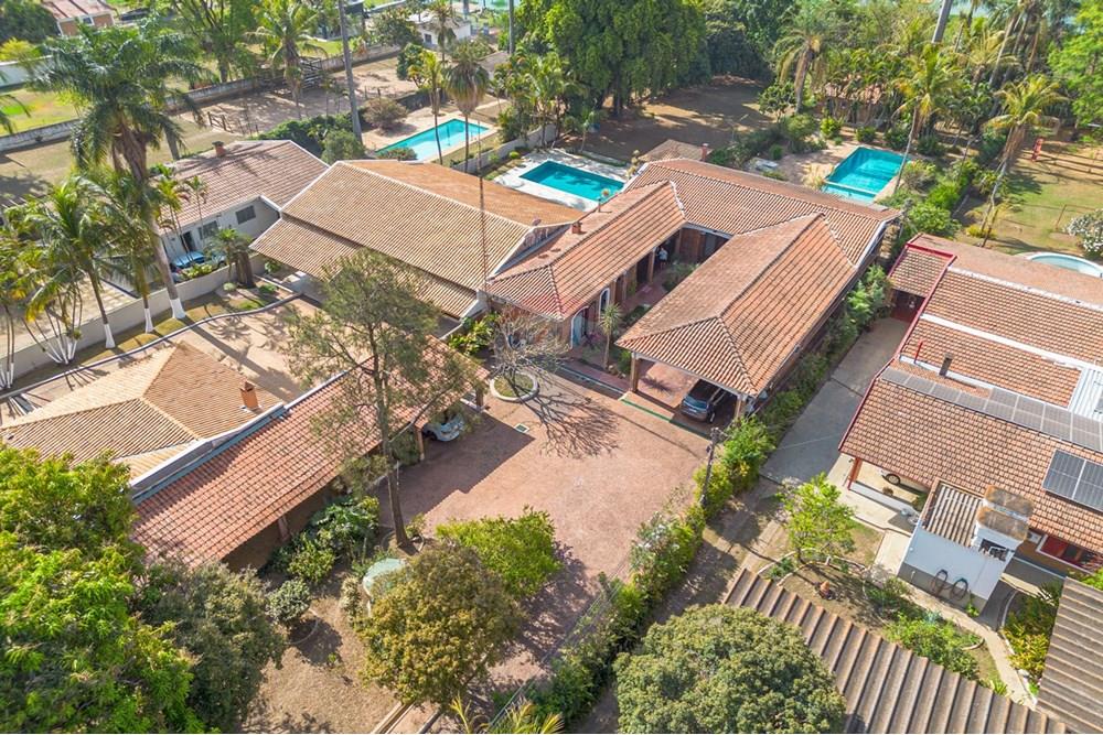 Casa - Venda - Americana , São Paulo - Casa à venda na Praia dos Namorados em Americana com acesso à represa, casa de barcos, piscina,  (7).jpg - Fachada - 690231077-36