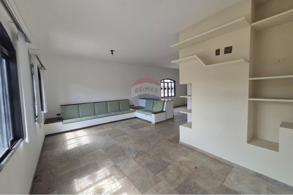 Casa à venda com 5 quartos, 312m² - Foto 8